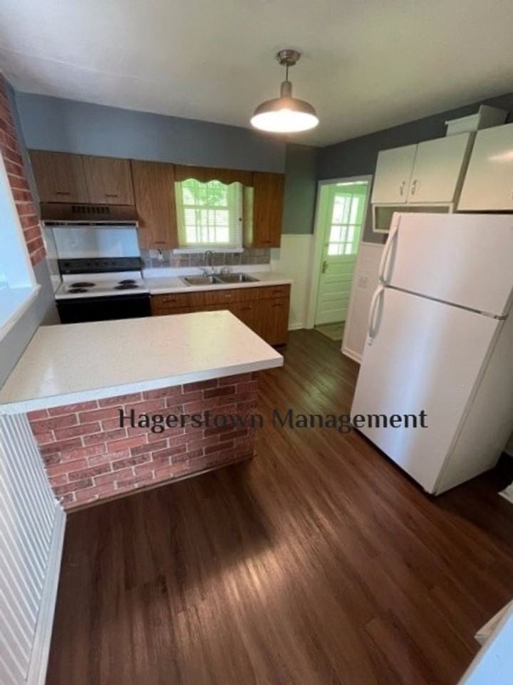 12908 Pecktonville Rd - Photo 7 of 11