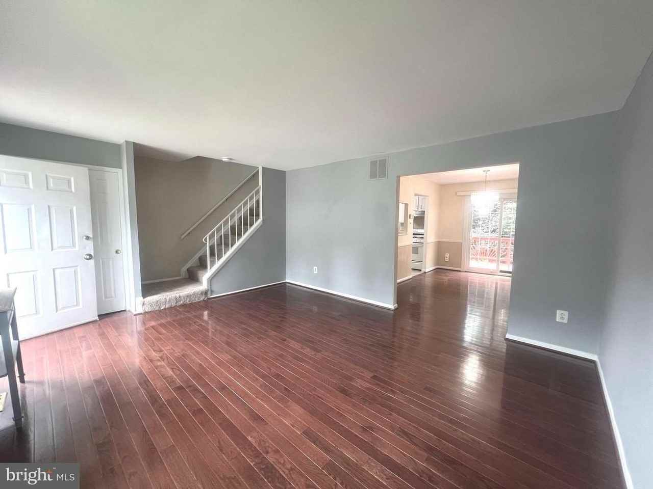 216 Cedarmere Cir - Photo 2 of 24