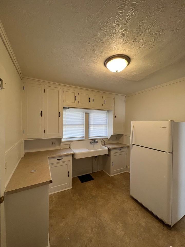 1520 Bruner St - Photo 6 of 14