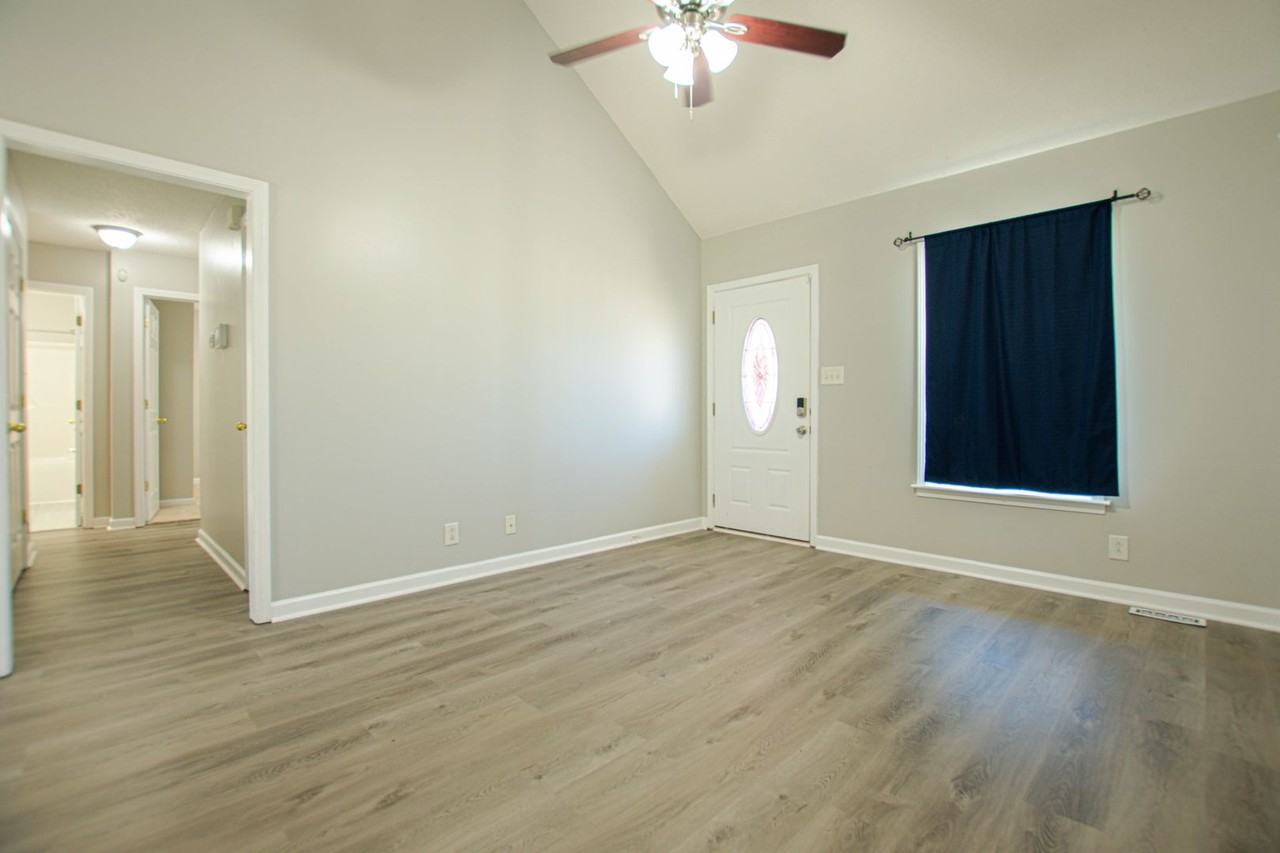 1701 Autumnwood Blvd - Photo 3 of 23