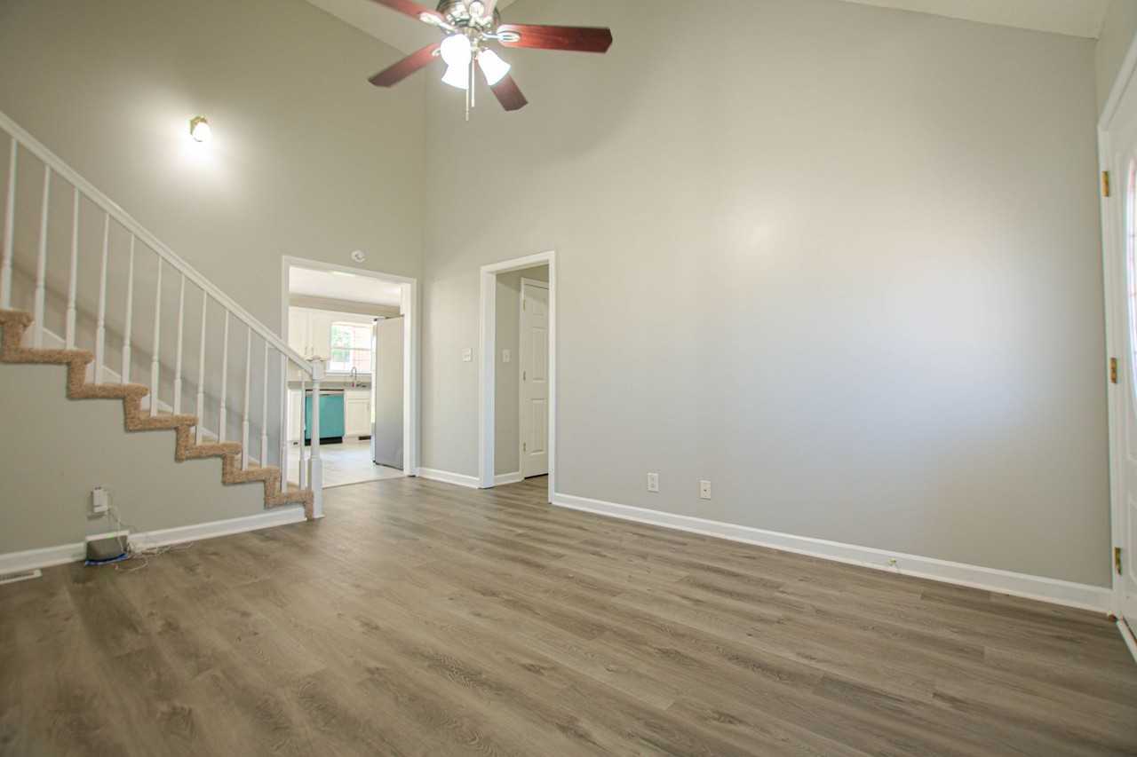1701 Autumnwood Blvd - Photo 5 of 23
