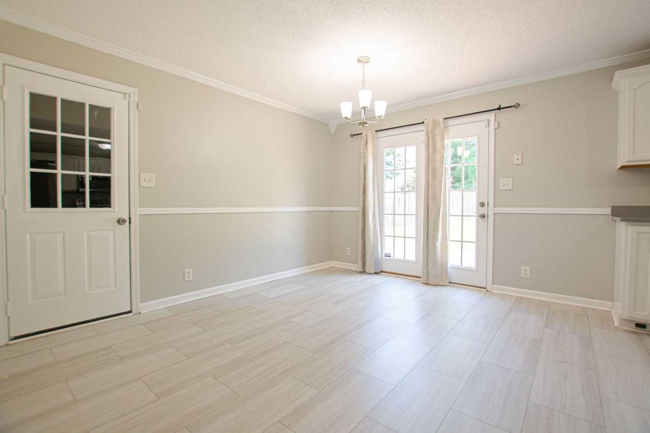 1701 Autumnwood Blvd - Photo 7 of 23