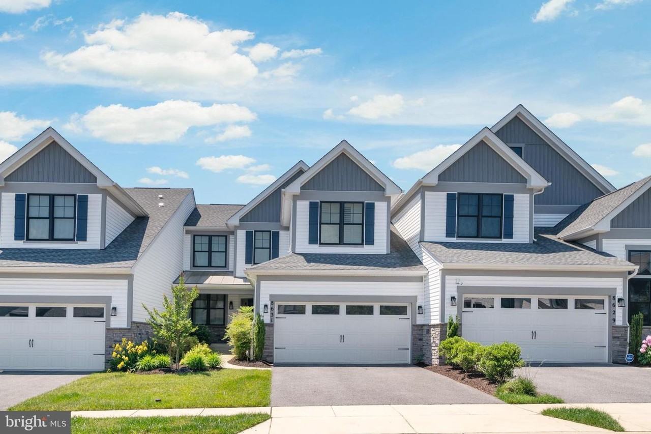 8631 Saint Anthony Drive - Photo 3 of 41