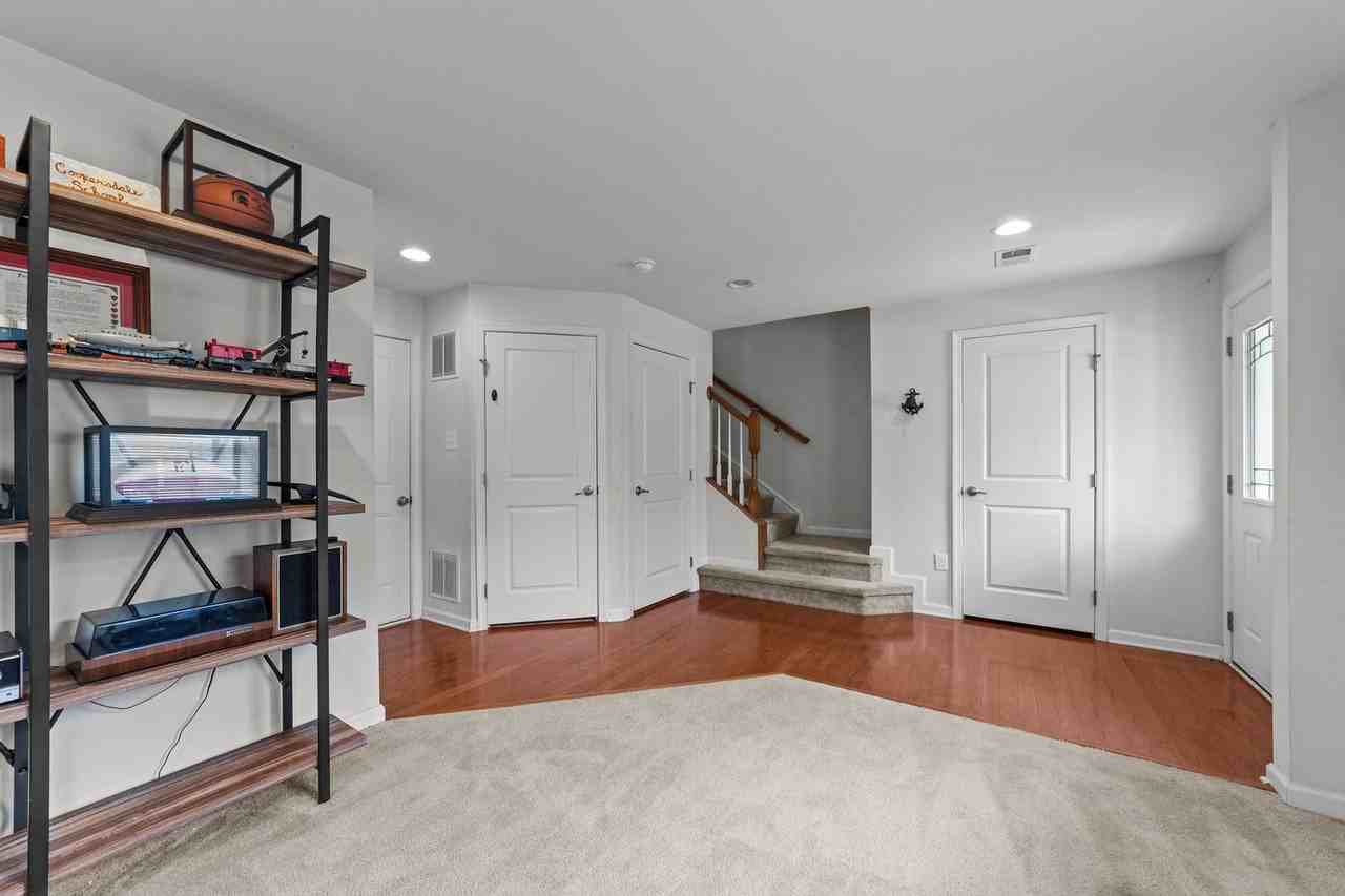 4014 Luminary Dr - Photo 2 of 32