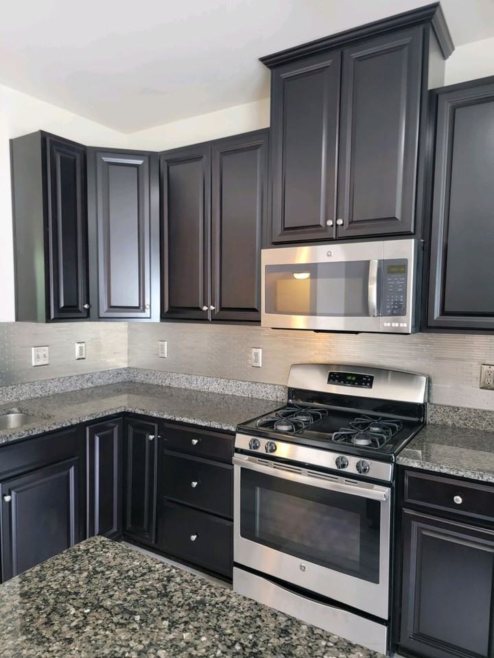 4014 Luminary Dr - Photo 6 of 32