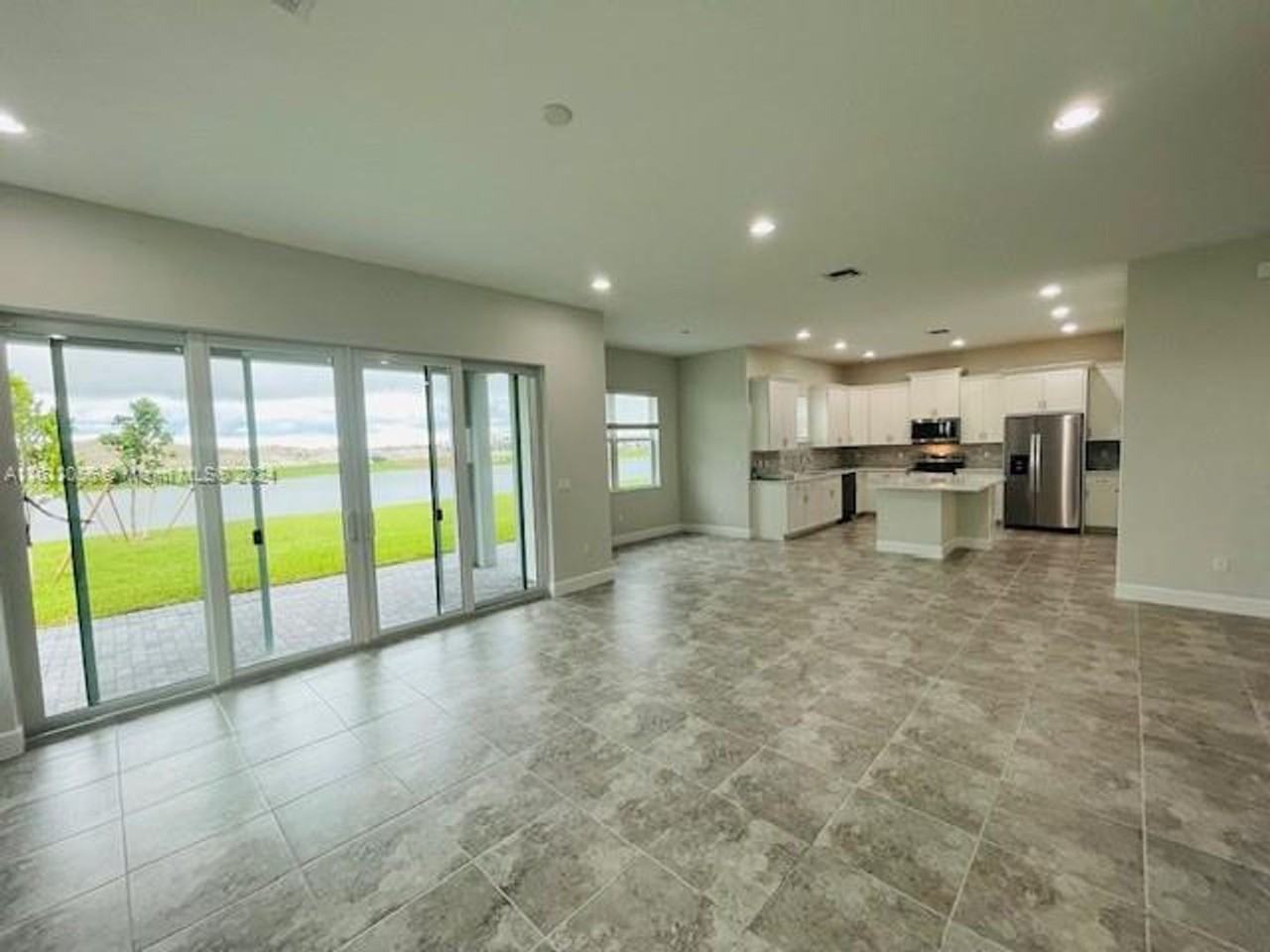 5459 Liberty Ln - Photo 3 of 17