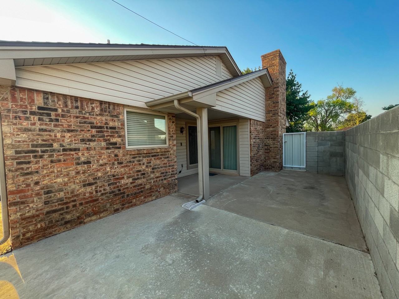 4407 Crenshaw Dr #NA - Photo 2 of 17