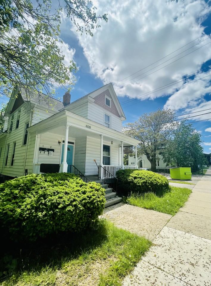 409 Washtenaw Rd - Photo 2 of 13