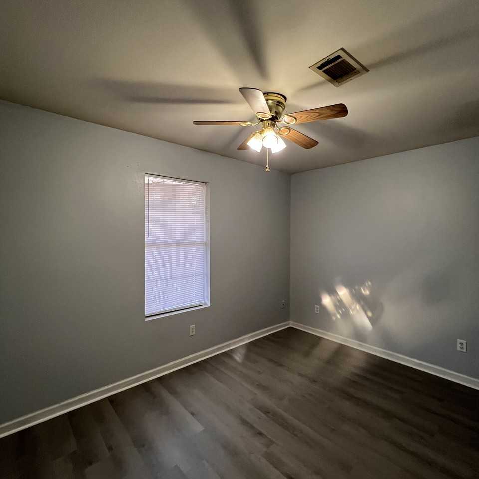 1601 University Parkway #28 - Photo 6 of 10