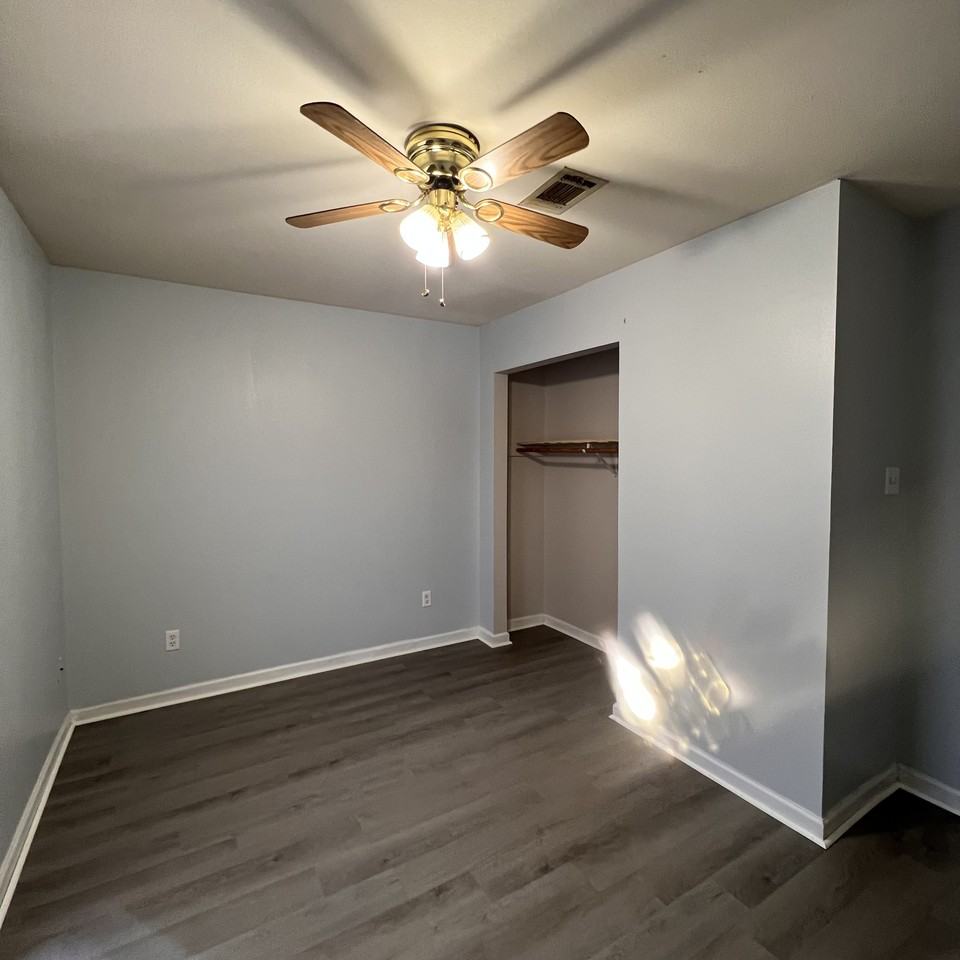 1601 University Parkway #28 - Photo 7 of 10