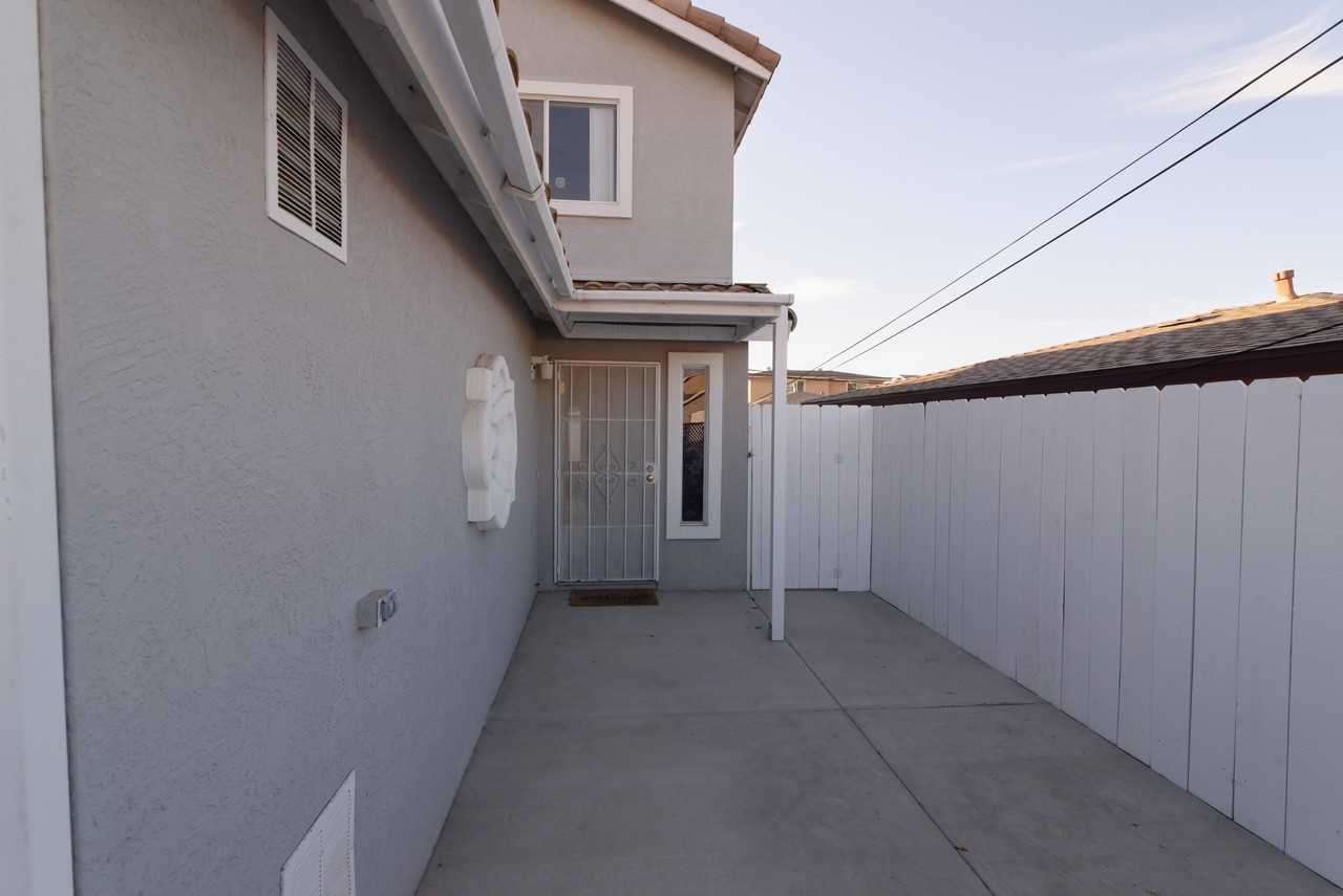 948 Emory St #NA - Photo 4 of 50