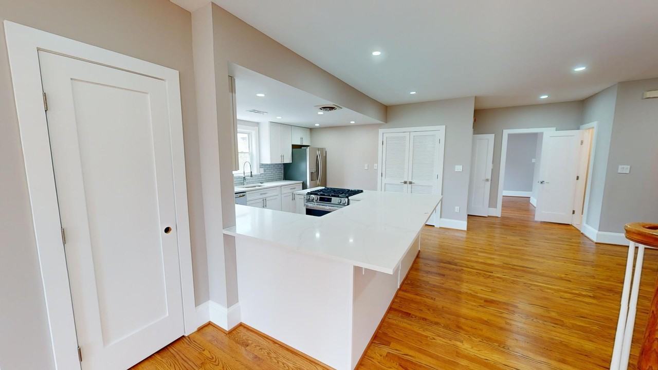 911 Monroe St Nw #3 - Photo 2 of 37