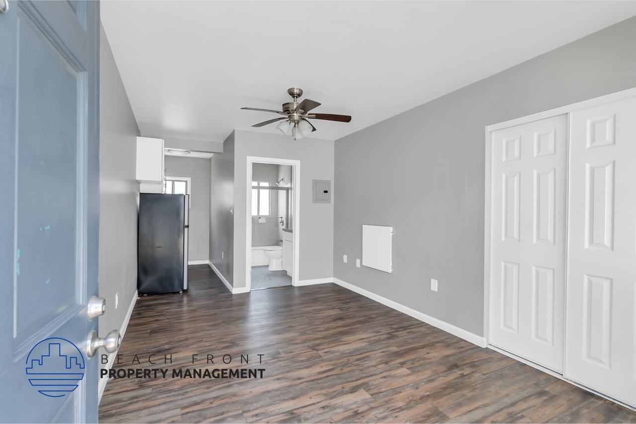 Naples Isle Apartments - Photo 4 of 31