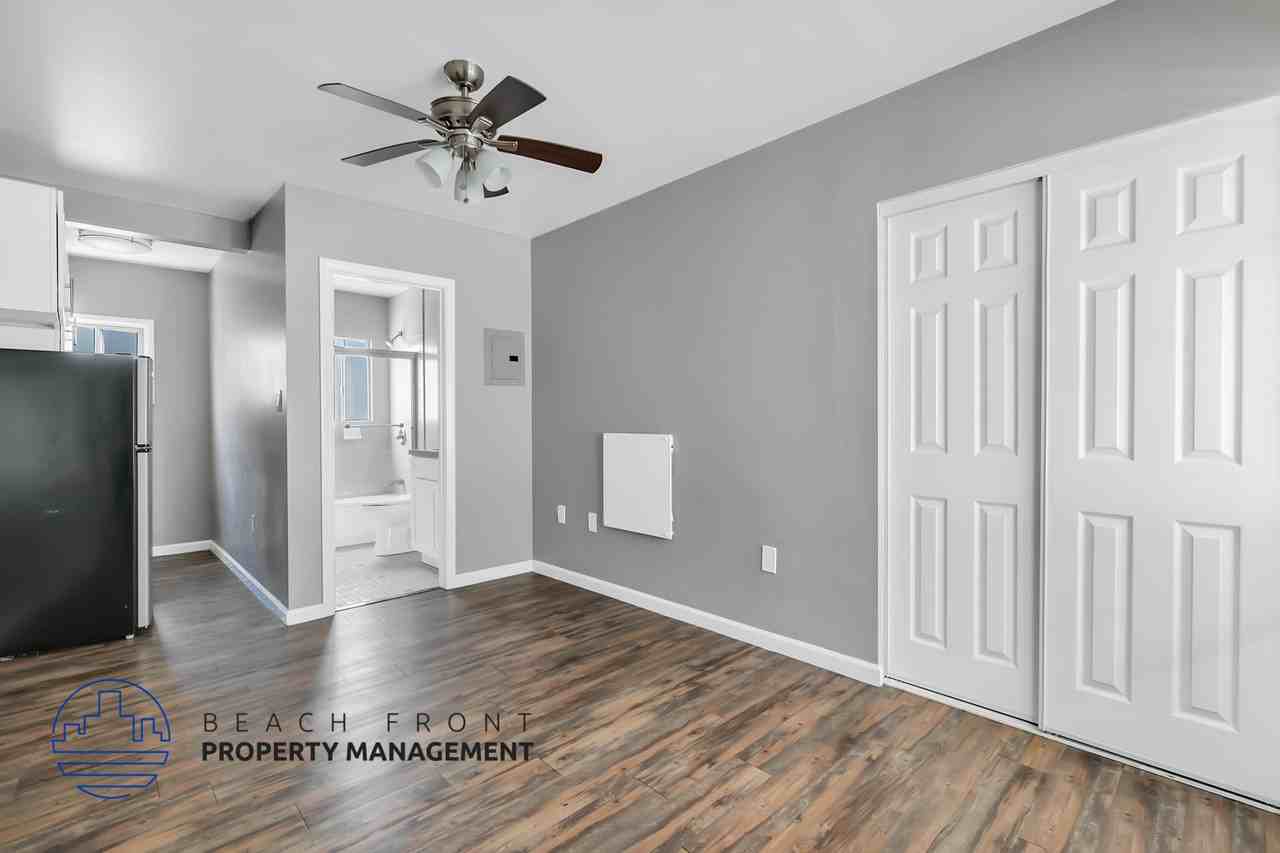 Naples Isle Apartments - Photo 6 of 31