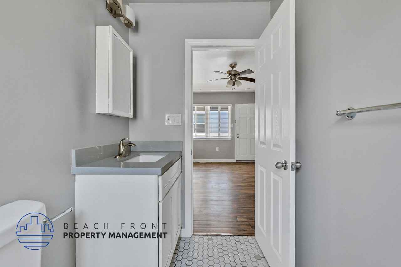 Naples Isle Apartments - Photo 7 of 31