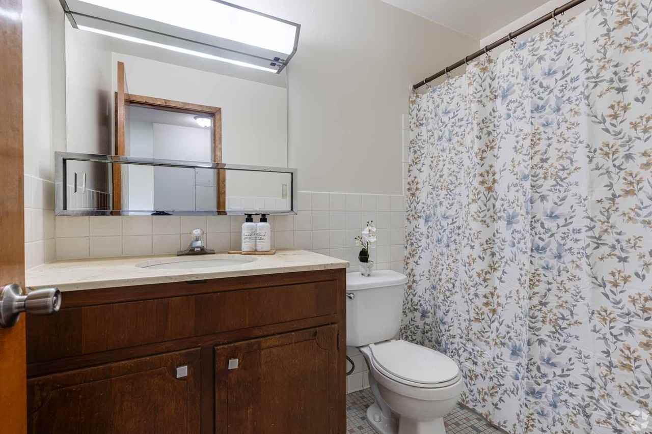 Colonial Terrace - Photo 6 of 39