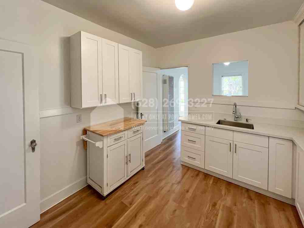 302 N Delaware St - Photo 2 of 16