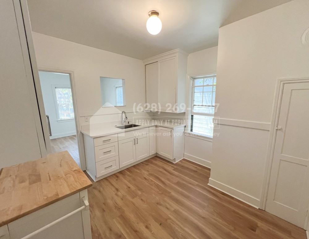 302 N Delaware St - Photo 3 of 16