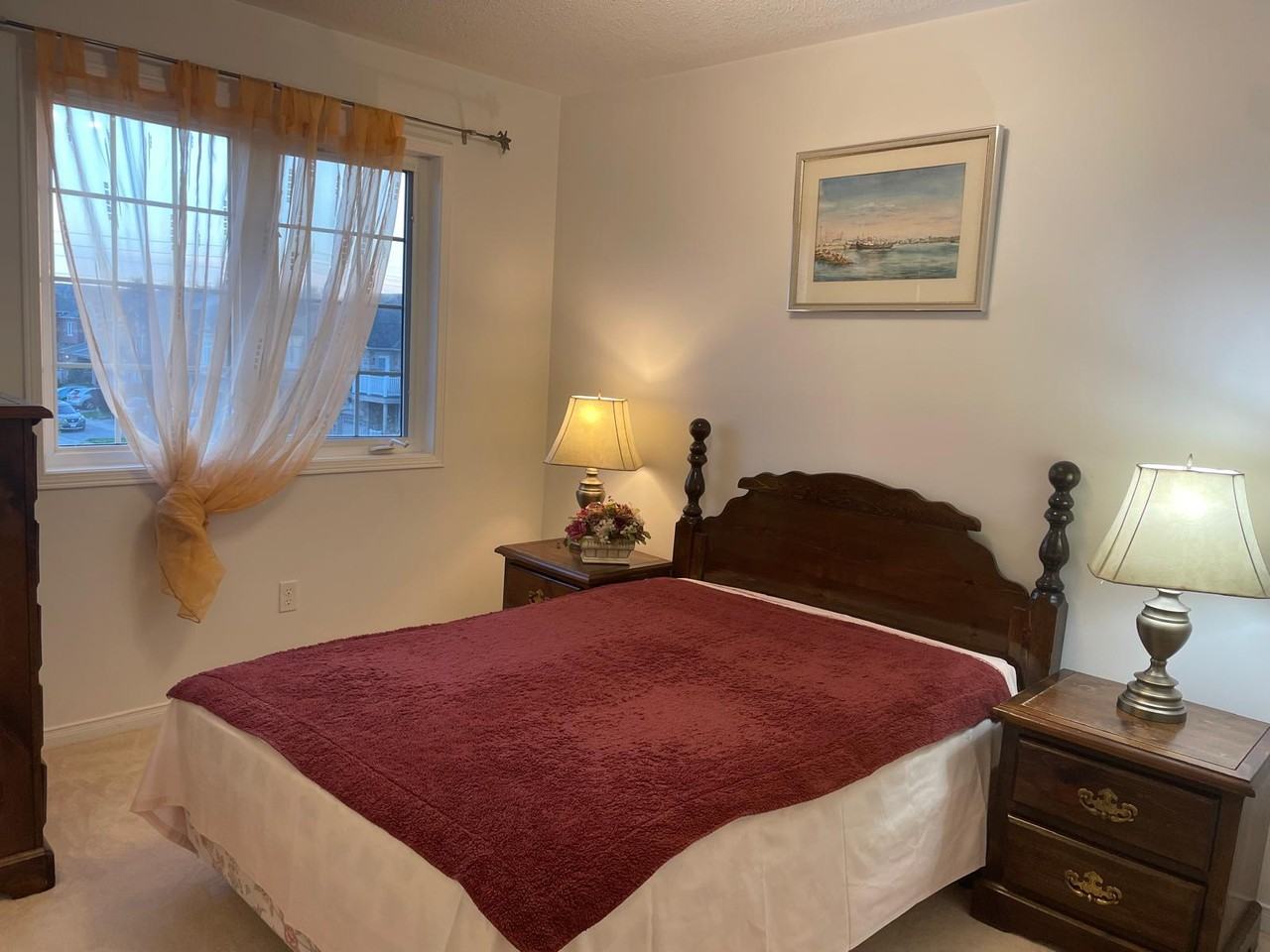 546 Willmott Crescent - Photo 3 of 14