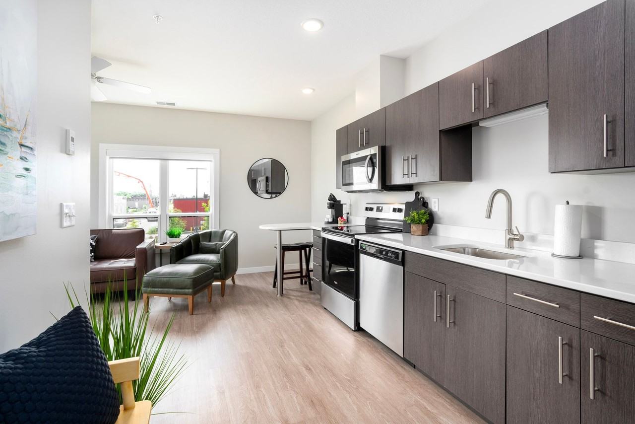 Lincoln Park Flats - Photo 6 of 10