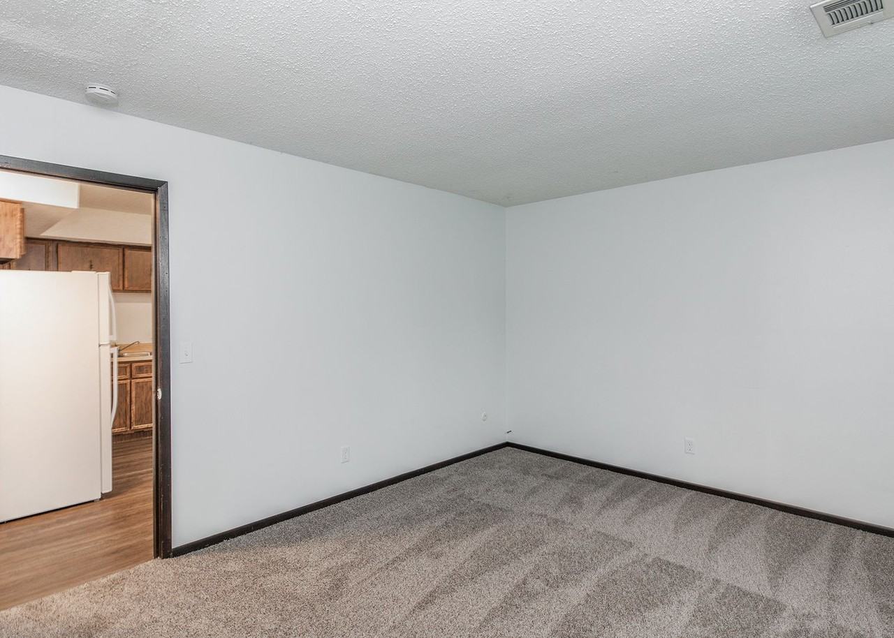 Valley View Apartments - Photo 2 of 7