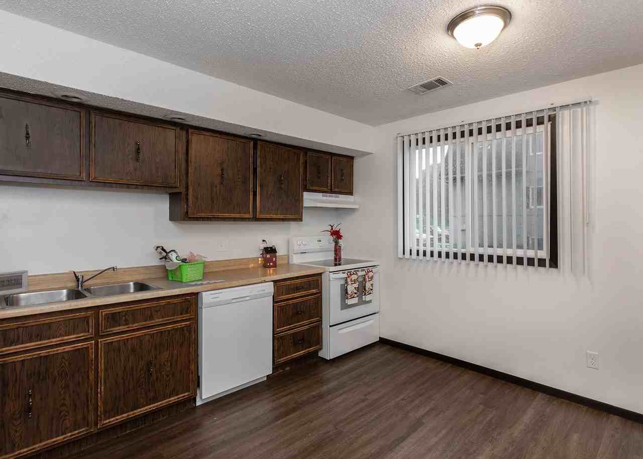 Valley View Apartments - Photo 5 of 7