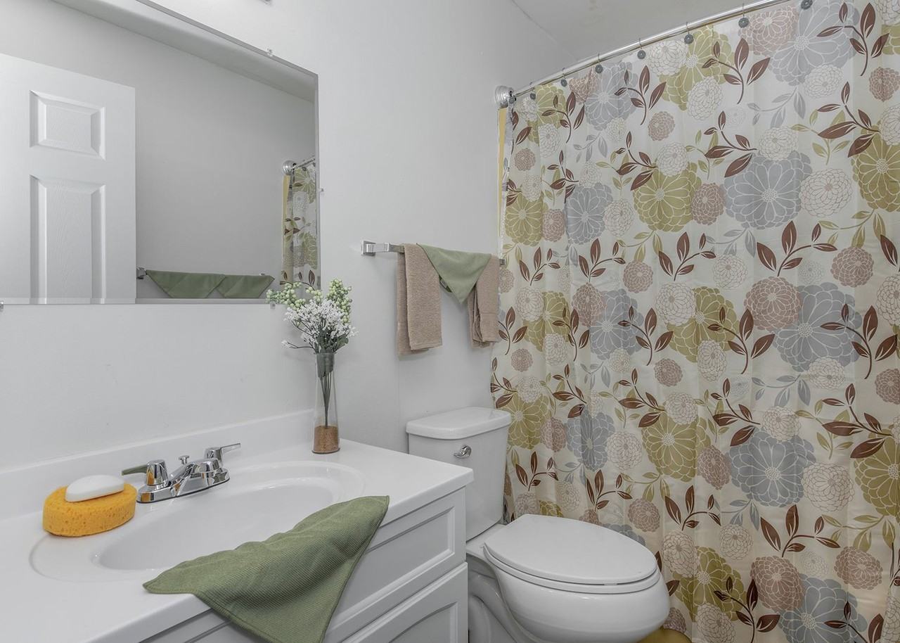 Valley View Apartments - Photo 7 of 7