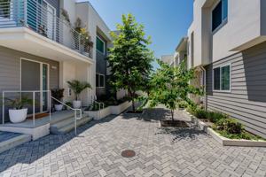 featured image of 1276 E Santa Clara St