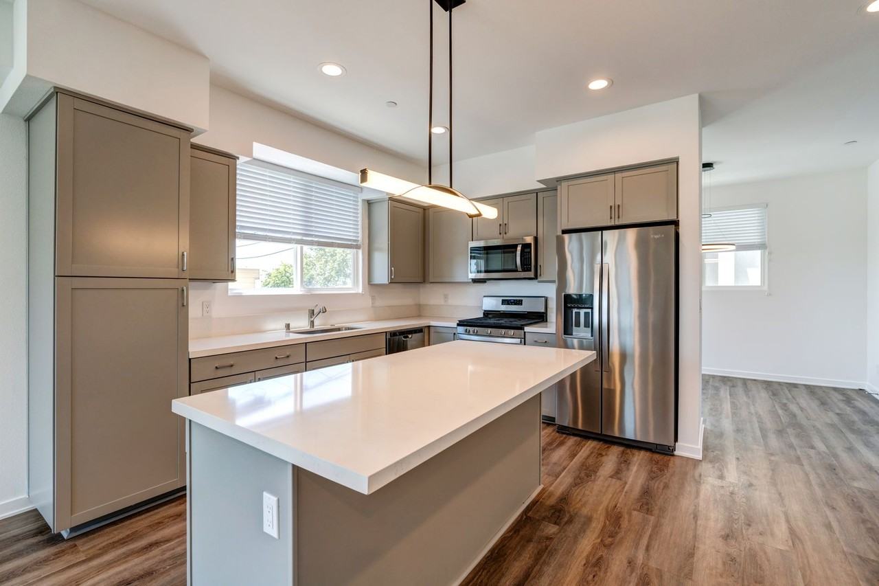 1276 E Santa Clara St - Photo 6 of 17