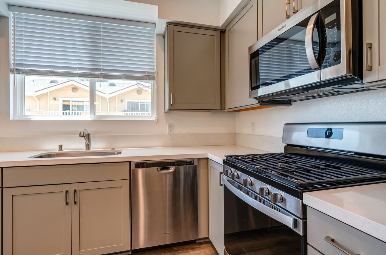 1276 E Santa Clara St - Photo 7 of 17