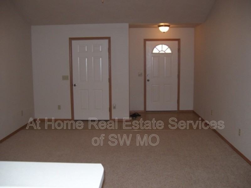 1908 E Farm Lane Rd - Photo 3 of 6