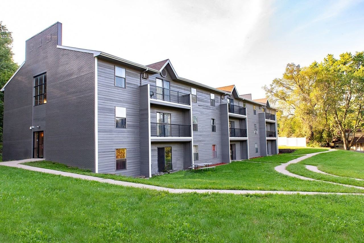 Magnolia Park - Photo 7 of 38