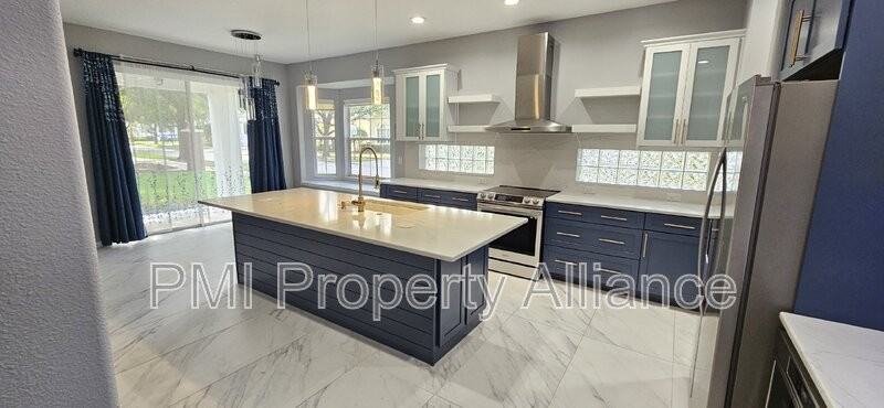 10012 Cobalt Bay Rd - Photo 4 of 32