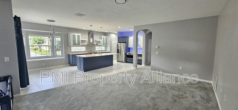 10012 Cobalt Bay Rd - Photo 7 of 32
