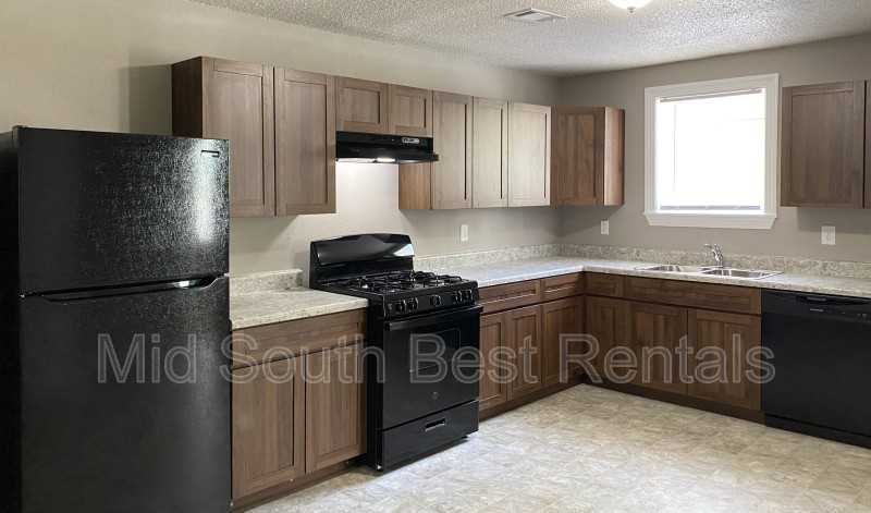 2617 S Summit St - Photo 3 of 8