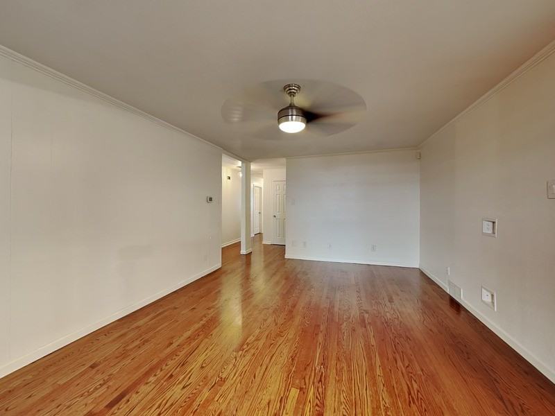 9936 Lakemere Dr - Photo 2 of 20