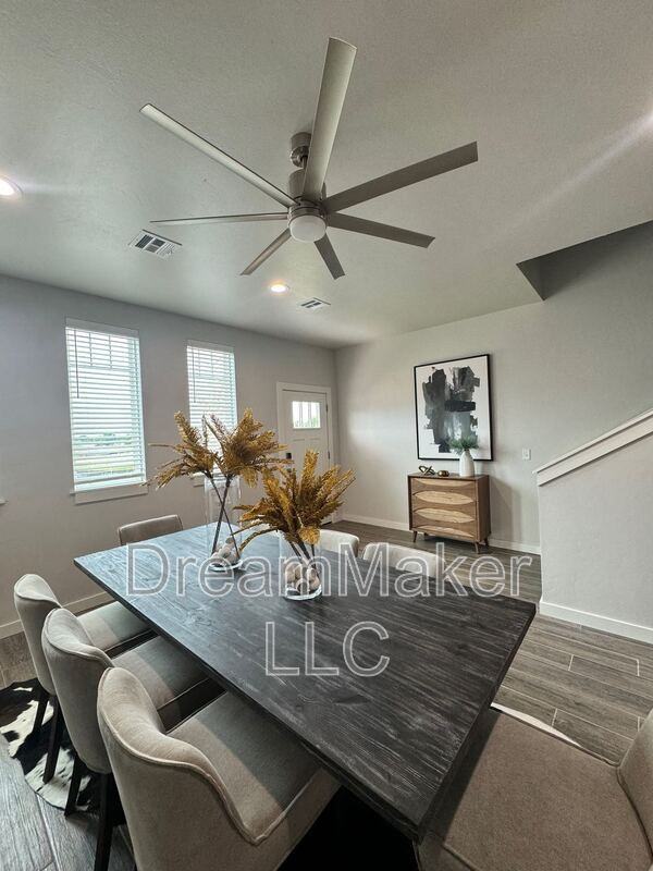2807 Clifton Ter - Photo 3 of 39