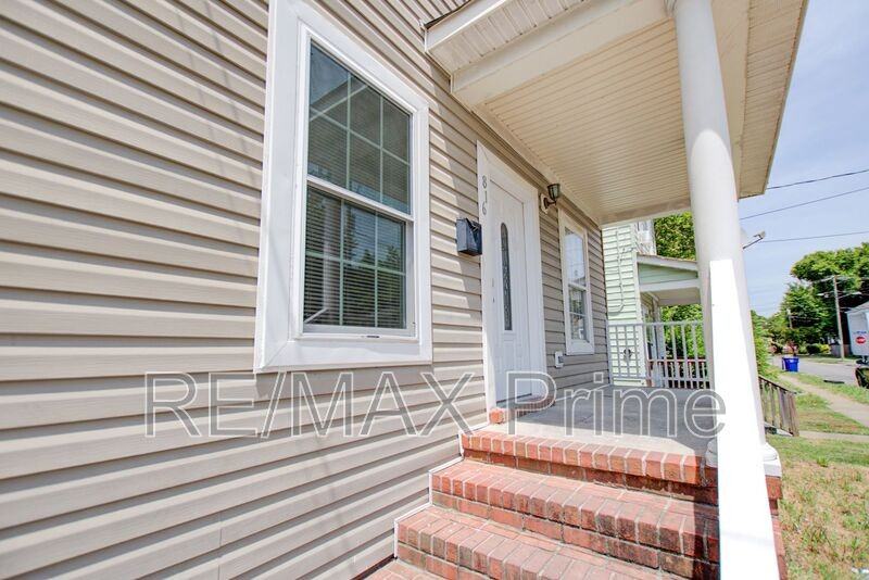 816 B Ave - Photo 5 of 41