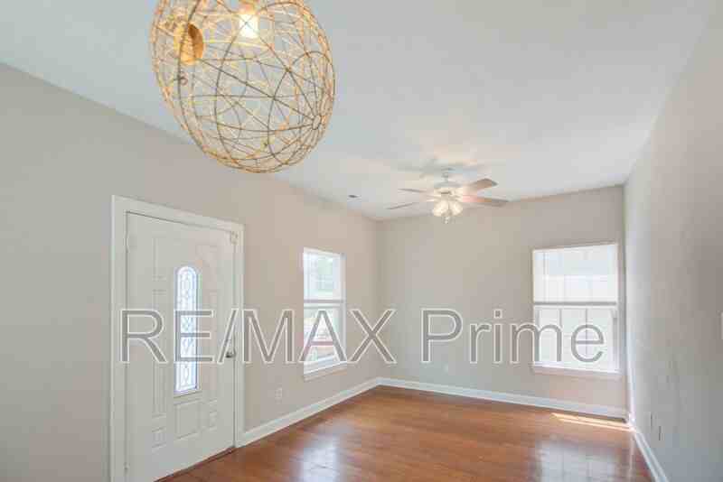 816 B Ave - Photo 7 of 41