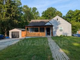 featured image of 998 Clifton Rd