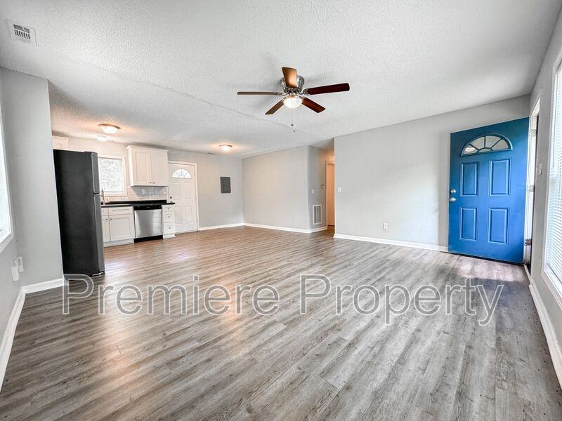 1629 N 61st Ter - Photo 3 of 11