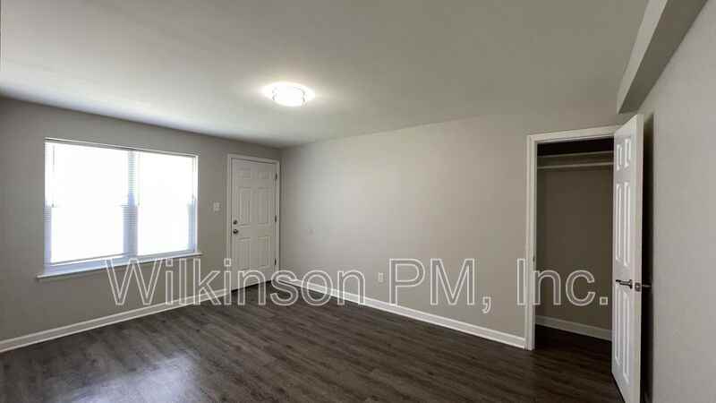 319 2nd Ave #104 - Photo 3 of 7