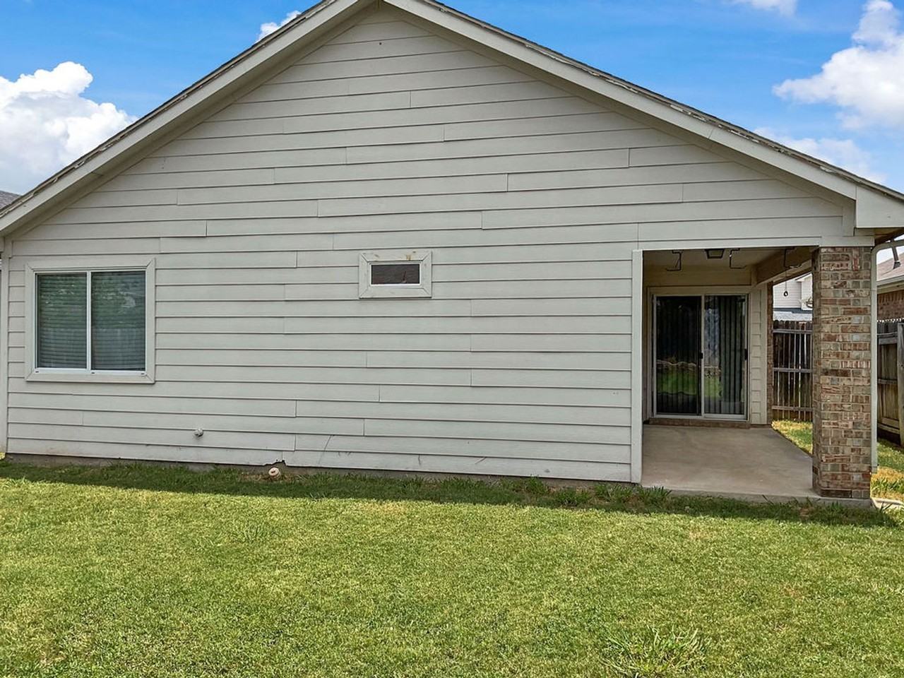 6521 Regina Dr - Photo 5 of 19