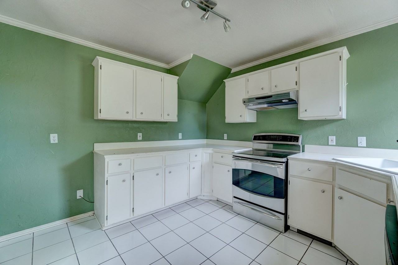 2721 Nw 46th St - Photo 3 of 40