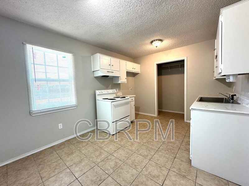 4640 Grinnell Street - Photo 3 of 9