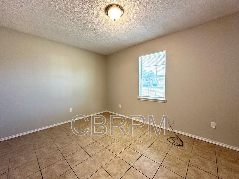 4640 Grinnell Street - Photo 6 of 9