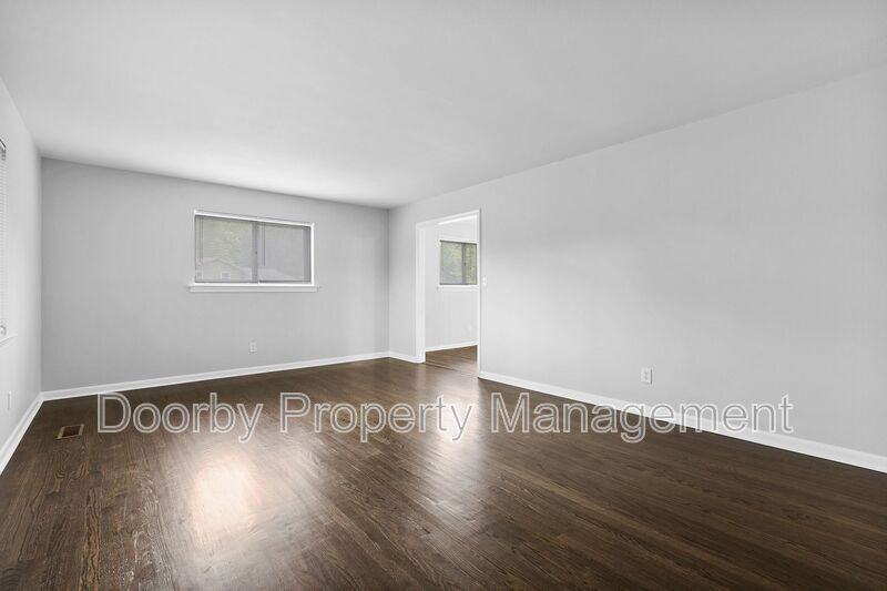 1945 Barrett Dr - Photo 4 of 29