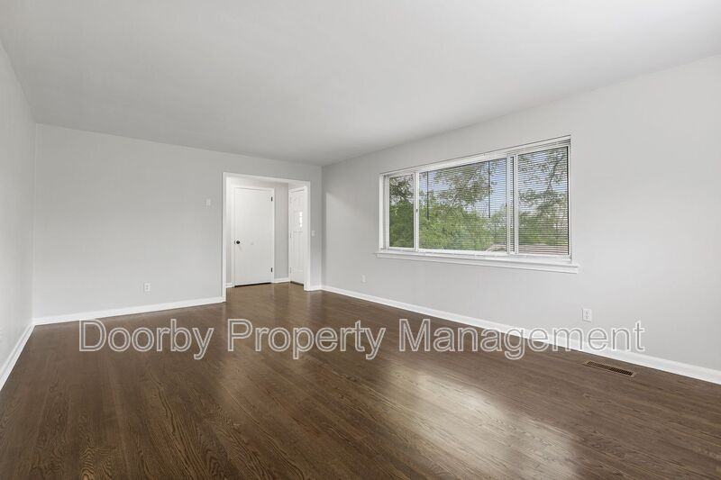 1945 Barrett Dr - Photo 6 of 29