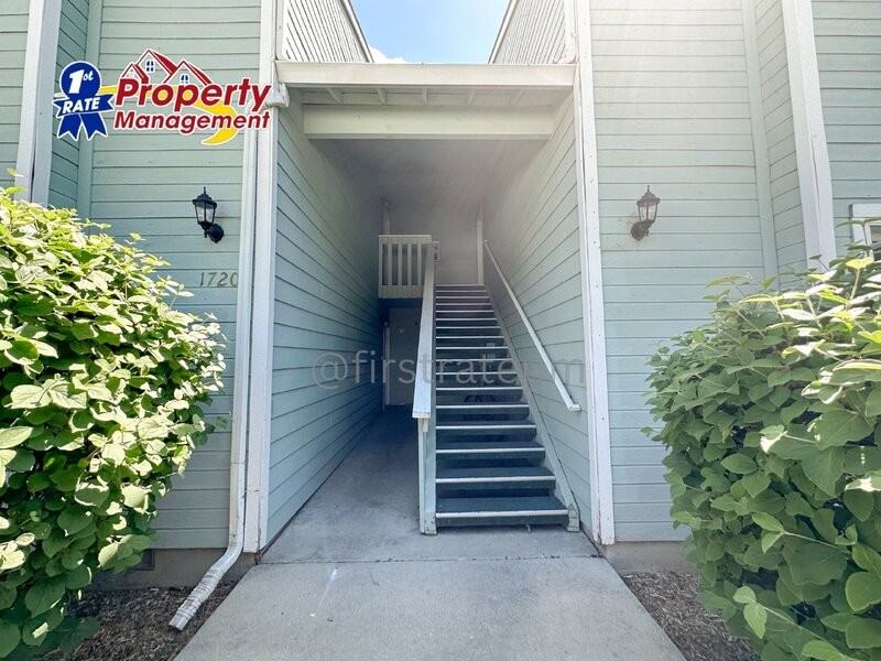 1720 S Eagleson Rd #102 - Photo 2 of 26