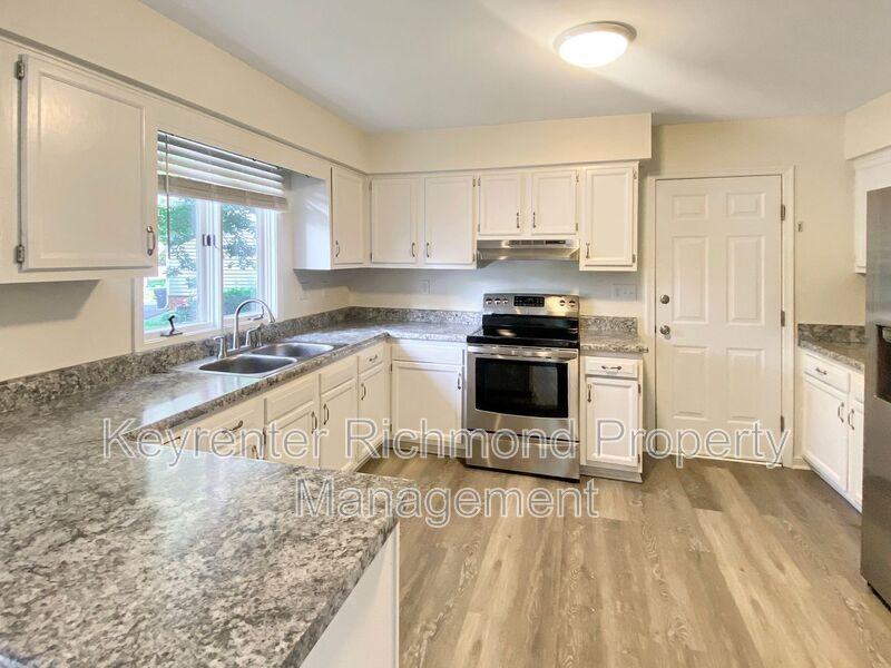 6104 Bakers Hill Pl - Photo 7 of 32